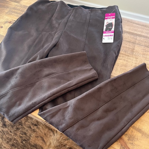 COPY - Nygard slims women’s size large faux suede pants new with tag - Picture 7 of 7